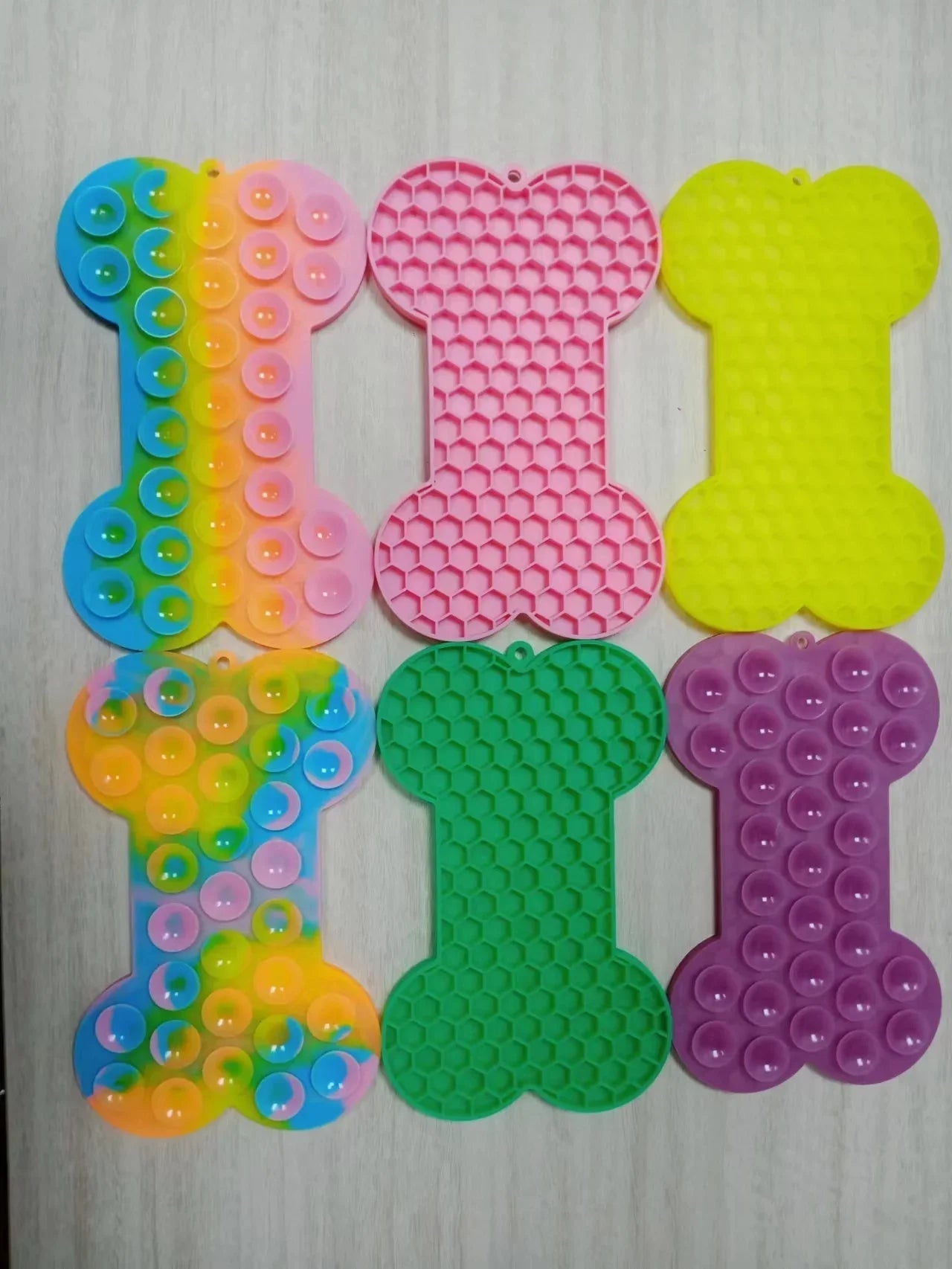 Bone Shape Silicone Licking Pad Pet Dog Peanut Butter Slow Food Bowl Eating for Cats Dogs Feeder Feeding Lickmat